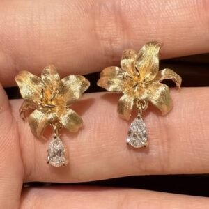 05e7636301766becaf239cbca0f2a06e 14k Drooping Rhinestone Golden Earrings