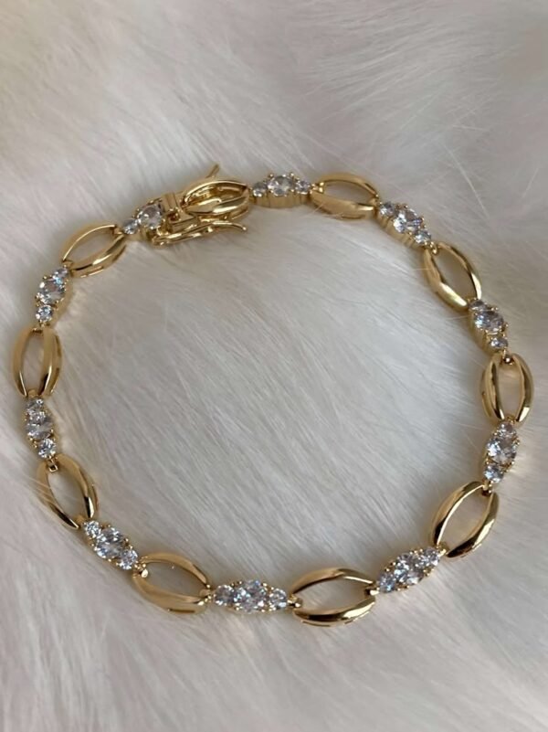 98a2c98c5374d9247d8faab2a582d70a Golden Loop Brass Bracelet