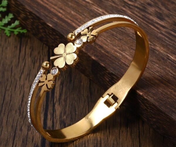 edf20f97455c095f08b4b5c82a6b3e26 12k Golden Flower Bracelet